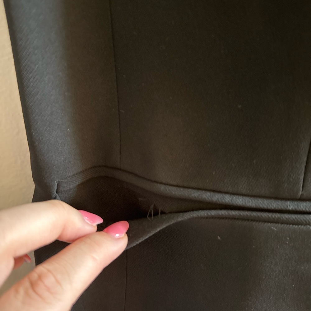 Ann Taylor โข NWT The Cropped Vest Fluid Crepe in Black Size 6 Chic Quiet Luxury - Picture 5 of 14